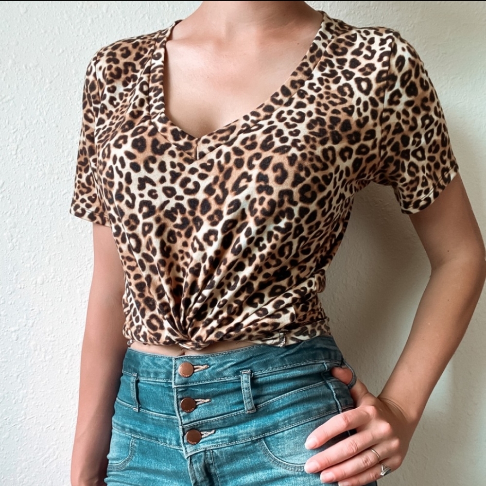 NWOT Victoria secret PINK leopard print t-shirt